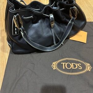 Tod's Black Leather Shoulder Bag